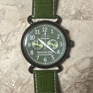 XO Retro Men's Certified 1943 B-17 Flying Fortress DNA Green Dial Green Strap